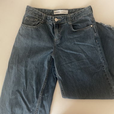 Jeans Bershka taille basse, coupe baggy