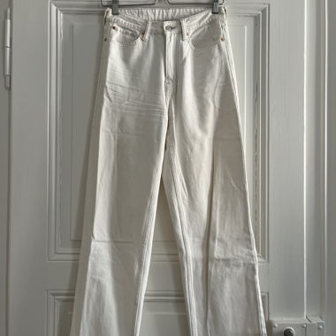 Jeans bianchi a vita alta