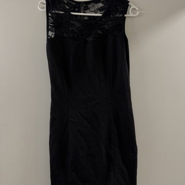 Kurzes Kleid