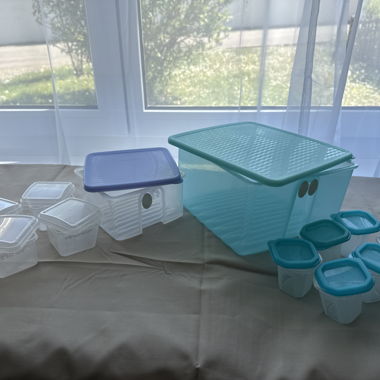Tupperware Set mit Deckeln