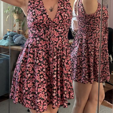 Blumenmuster Kleid