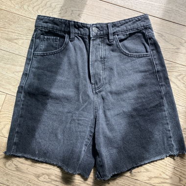 Jeans Shorts schwarz Gr. 34 STR neuwertig