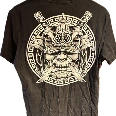 T-shirt nero con motivo da samurai