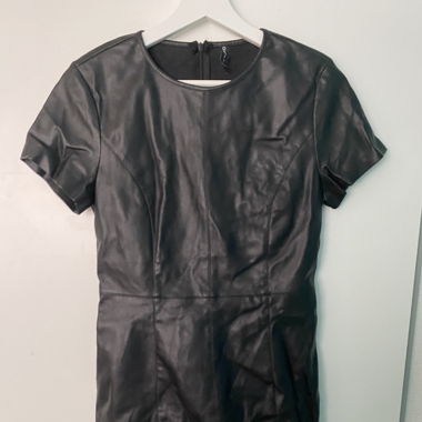 Schwarzes Leder Kleid