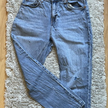 Blauer H&M-Jeans