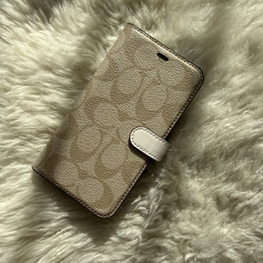 Custodia a libro Coach beige per iPhone 11