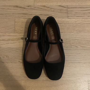 Ballerine nere con cinturino