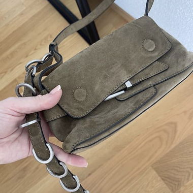 Suede Schultertasche Zara