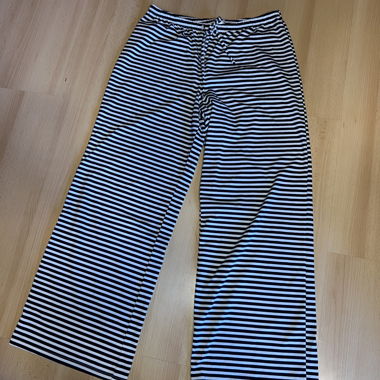 Pantalon large rayé noir et blanc