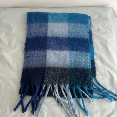 Echarpe carreaux bleus
