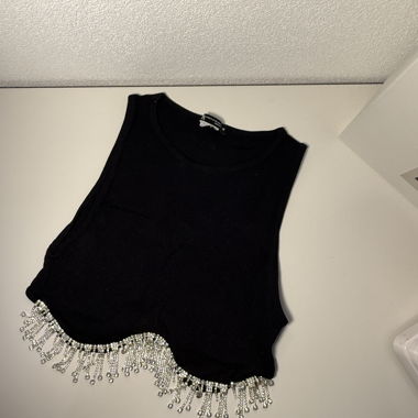 Crop top nero ZARA con frange di strass