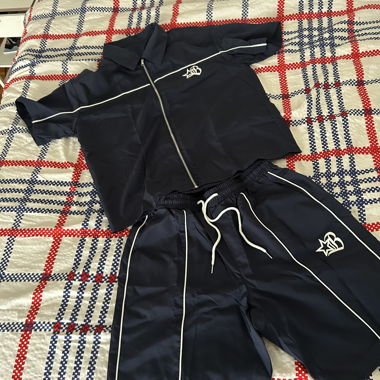 Marineblaues Set