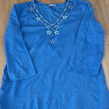 Helles blaues besticktes Blusenshirt Alberto Bini