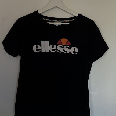 T-shirt nera Ellesse logo, taglia S