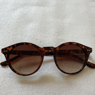 Sonnenbrille braun