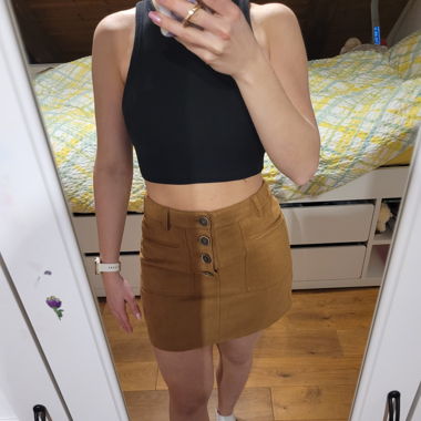 mini skirt in brown