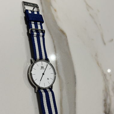 Damen Uhr
