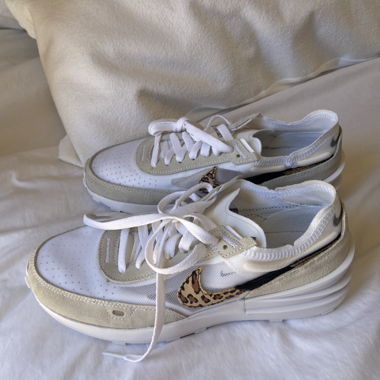 Nike sneakers leopard white