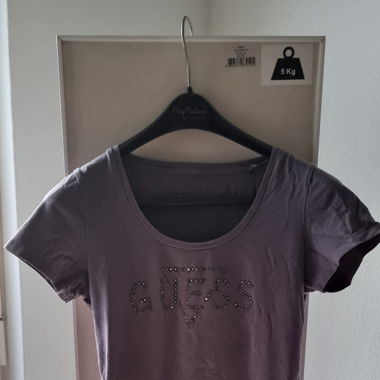 Guess T-shirt