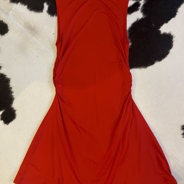 Vestito estivo con scollo a barca