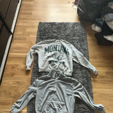 Sweatshirt