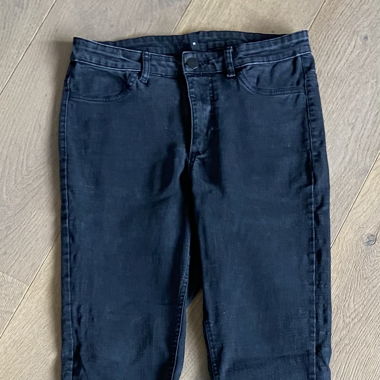 Dunkel blaue Jeans die noch nie getragen wurde!!