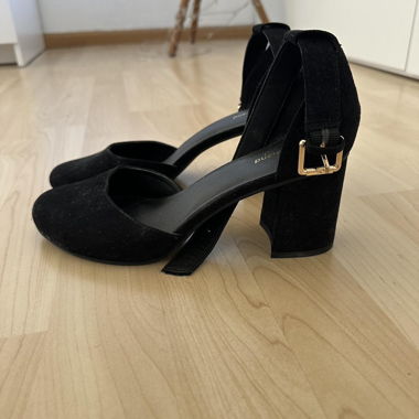 Schwarze High Heels