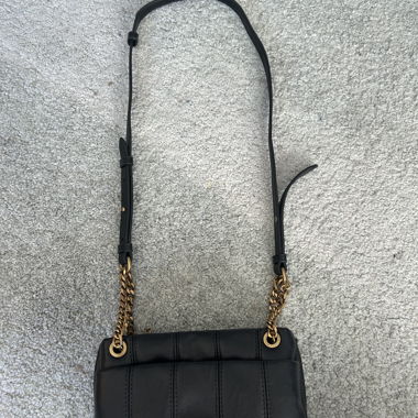 Zara borsa