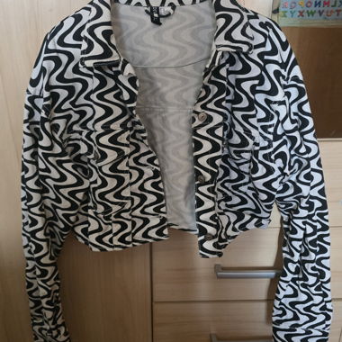 Kurze Jacke schwarz und weiss