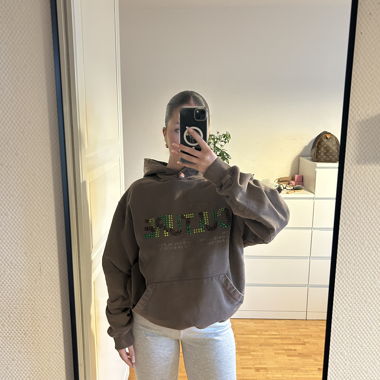 Maglione del marchio real artistic people