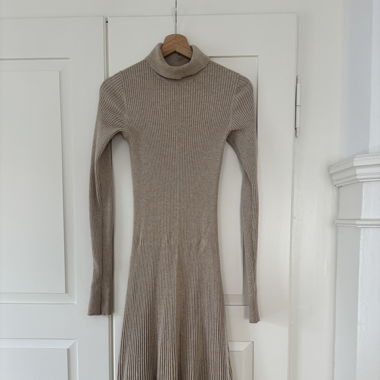 COS Damen Strickkleid Langarm Neutral/Beige XS