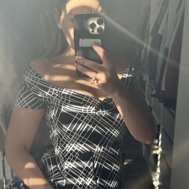 Schwarz-weiss kariertes Off-Shoulder Kleid