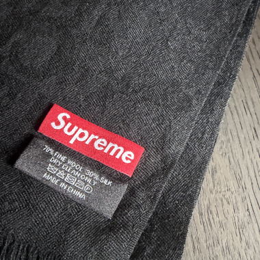 F**k SUPREME SCIARPA SETA LANA NUOVA