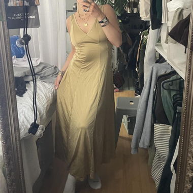 golden dress