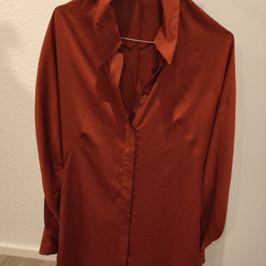 Camicia satinata rossa vino MNG