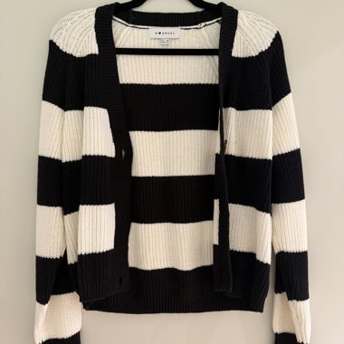 Veste en tricot rayée