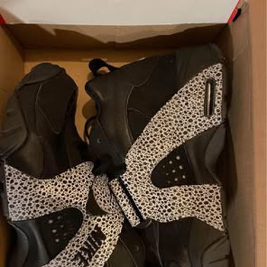 Nike noir et gris taille 42.5