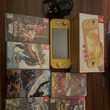 Switch Lite et 5 jeux Pokémon 