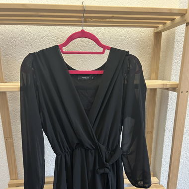 Schwarzes Kleid von TODAY