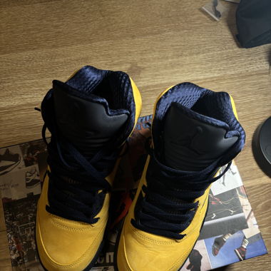 Jordan 5 Retro Michigan