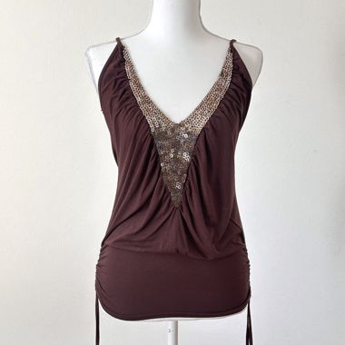 Top marron à sequins avec strass