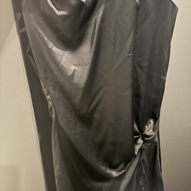 Top in pizzo satin nero