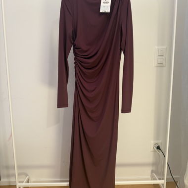 Zara Maxikleid Bordeaux mit langen Ärmeln Grösse M
