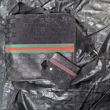 Borsa a tracolla Gucci con astuccio per carte