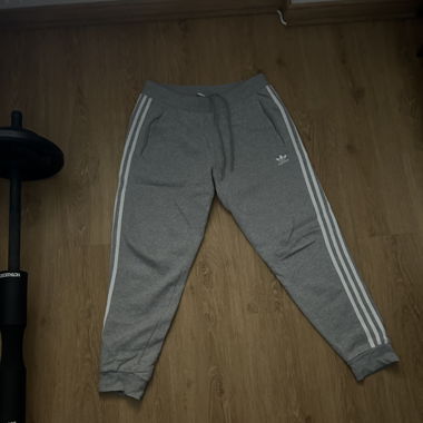 Pantalon de jogging Adidas gris