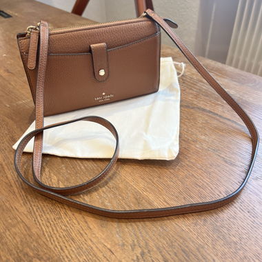 Portafoglio crossbody Kate Späde con catena