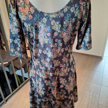 Blumenmuster Kleid Grösse 42