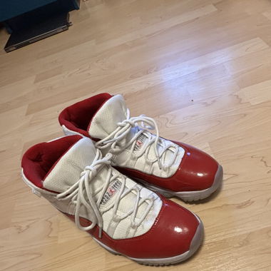 Jordan 11 Cherry 