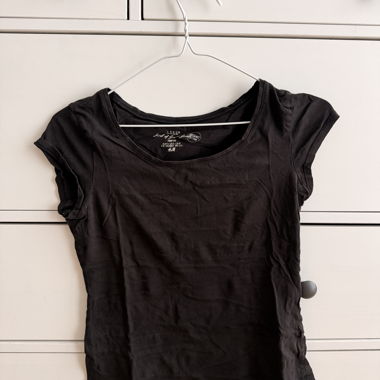 T-shirt nero da donna