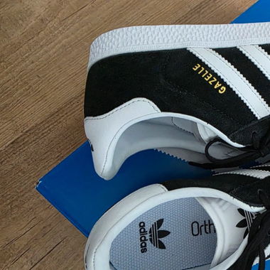 Adidas gazelle sneaker